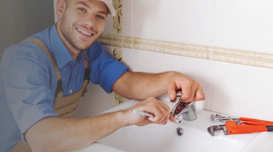 Handle or spout repair in Overgaard, AZ